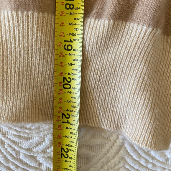 CASHMERE Maria Di Ripabianca~ Sweater; Made in ITALY. USA Size 8 (Medium) - Picture 7 of 11